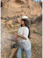 Beyaz Eteği Güpürlü Basic Tişört