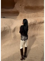 Siyah Eteği Güpürlü Basic Tişört