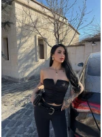 Siyah Büzgülü Straplez Crop