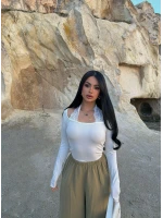 Beyaz Boyundan Geçmeli Güpürlü Bluz