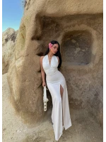 Beyaz Boyundan Geçmeli Yırtmaçlı Elbise