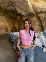 Pembe Ön Çapraz V Crop