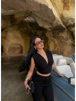 Siyah Ön Çapraz V Crop