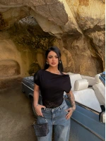 Siyah Eteği Güpürlü Kayık Yaka Bluz