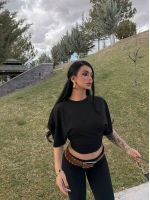 Siyah Minimal Drapeli Tişört