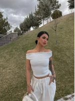 Beyaz Droplu Kayık Yaka Crop