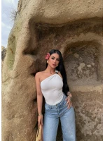 Beyaz Omuz Aksesuarlı Sandy Crop