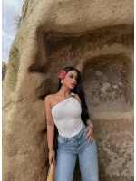 Beyaz Omuz Aksesuarlı Sandy Crop