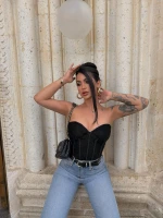 Siyah İçi Destekli Straplez Korse