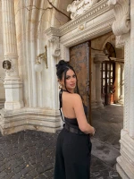 Siyah Boyundan Geçmeli Güpürlü Bodysuit