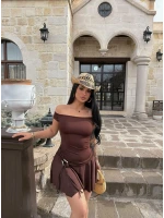Kahve Eteği Aksesuarlı Straplez Elbise