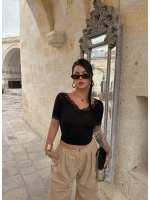 Siyah Kol ve Yaka Güpürlü Crop