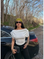 Beyaz Yarasa Kol Kayık Yaka Crop