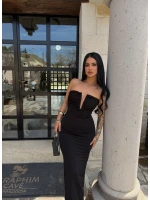 Siyah Yaka Aksesuarlı Straplez Elbise