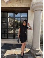 Yüksek Yaka Kancalı Elbise