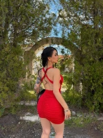 Kırmızı Tokalı Sırt Çapraz Büzgülü Elbise