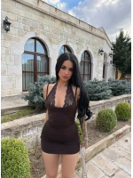 Kahve Boyundan Geçmeli Güpürlü Elbise