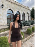 Kahve Boyundan Geçmeli Güpürlü Elbise