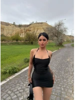 Siyah Aksesuarlı Mini Saten Elbise