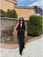 Siyah Boyundan Bağlamalı Aksesuarlı Elbise