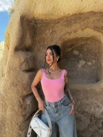 Pembe Sırt Dekolte Bodysuit