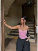 Pembe Aksesuarlı Bodysuit