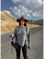 Antrasit Çizgili Kayık Yaka Kazak