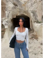 Beyaz Aden Büzgülü Crop Bluz