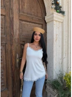 Beyaz Asimetrik Dantelli Bluz