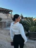 Beyaz Bel Korseli Kapşonlu Hırka