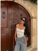Beyaz Çift Askılı Aksesuarlı Crop