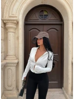 Beyaz Fermuarlı Dik Yaka Crop