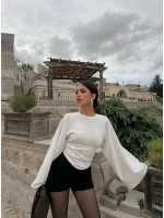 Beyaz Kolları Volanlı Korse Sweat