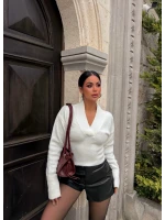 Beyaz Kruvaze Crop Triko Kazak