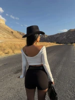 Beyaz Sırt Dekolte Kare Yaka Crop