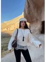 Ekru Eteği Güpürlü Triko Kazak