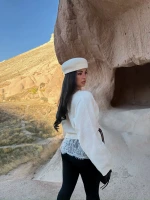 Ekru Eteği Güpürlü Triko Kazak