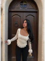 Ekru Kare Yaka Güpürlü Peplum Bluz