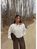 Ekru Kayık Yaka Şardonlu Sweat