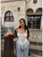 Beyaz Dantelli Rec Crop