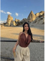 Kahve Nova Aksesuarlı Bluz
