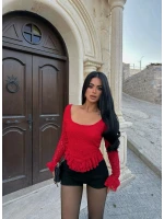 Kırmızı Kare Yaka Güpürlü Peplum Bluz