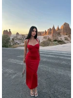 Kırmızı Sırt Dekolte Gloplu Maxi Elbise