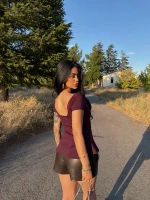 Mürdüm U Yaka Volanlı Crop