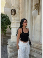 Siyah Boyundan Geçmeli Droplu Crop