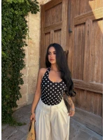 Siyah Boyundan Geçmeli Puantiyeli Crop
