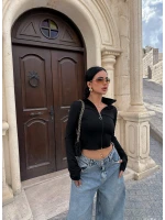 Siyah Fermuarlı Dik Yaka Crop