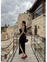Siyah Göğüs Aksesuarlı Maxi Elbise