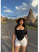Siyah Göğüs Bağcıklı Biyeli Crop