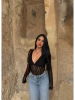 Siyah İçi Astarlı Güpürlü Bodysuit